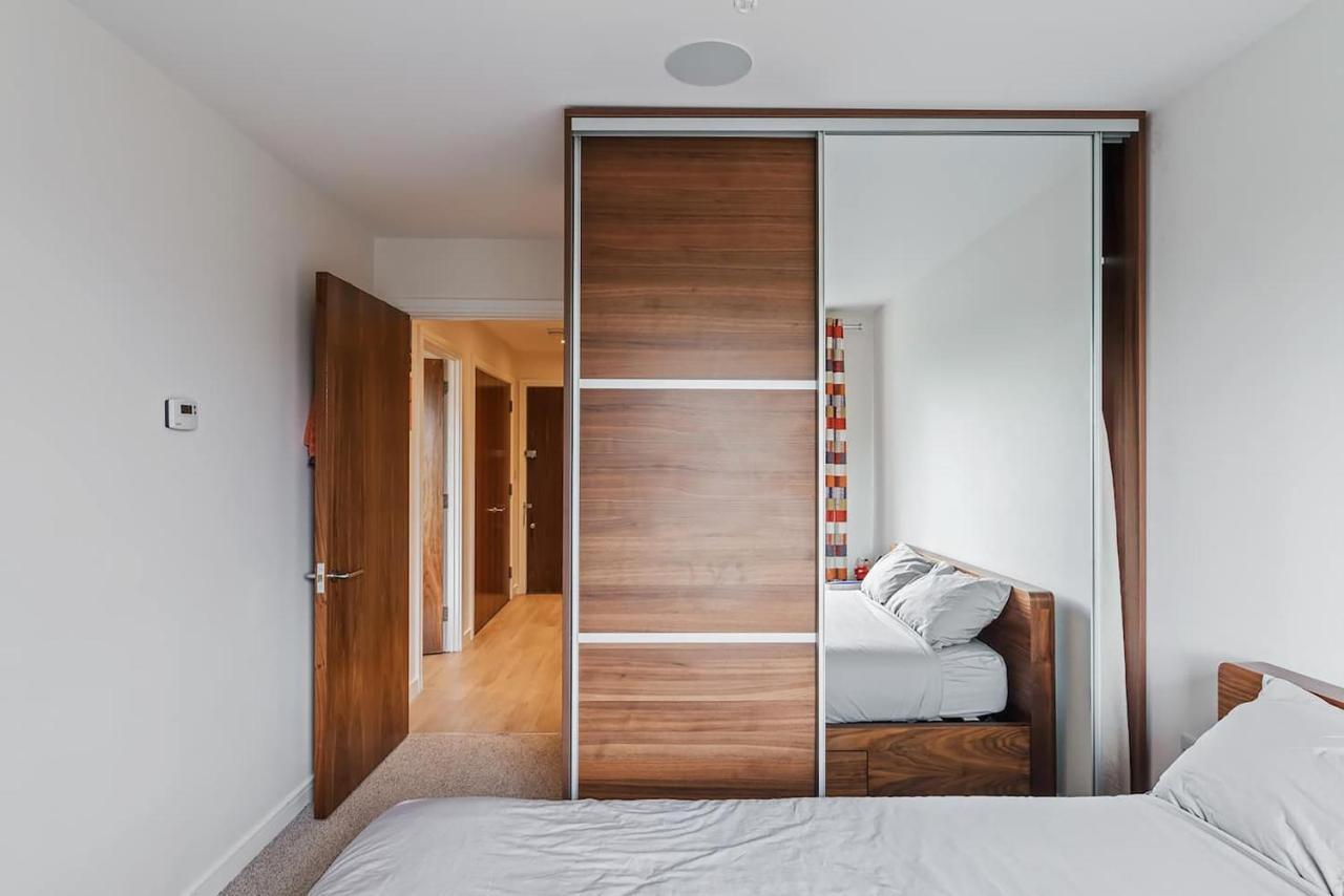 1-bed Spacious Flat, North London, 15 Minutes To Апартаменты *
